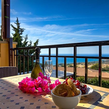 1 Bedroom Apartment Pyrgos With Beautiful Sea And Sunset Views, Aphrodite Hills Resort 코우클리아 외부 사진