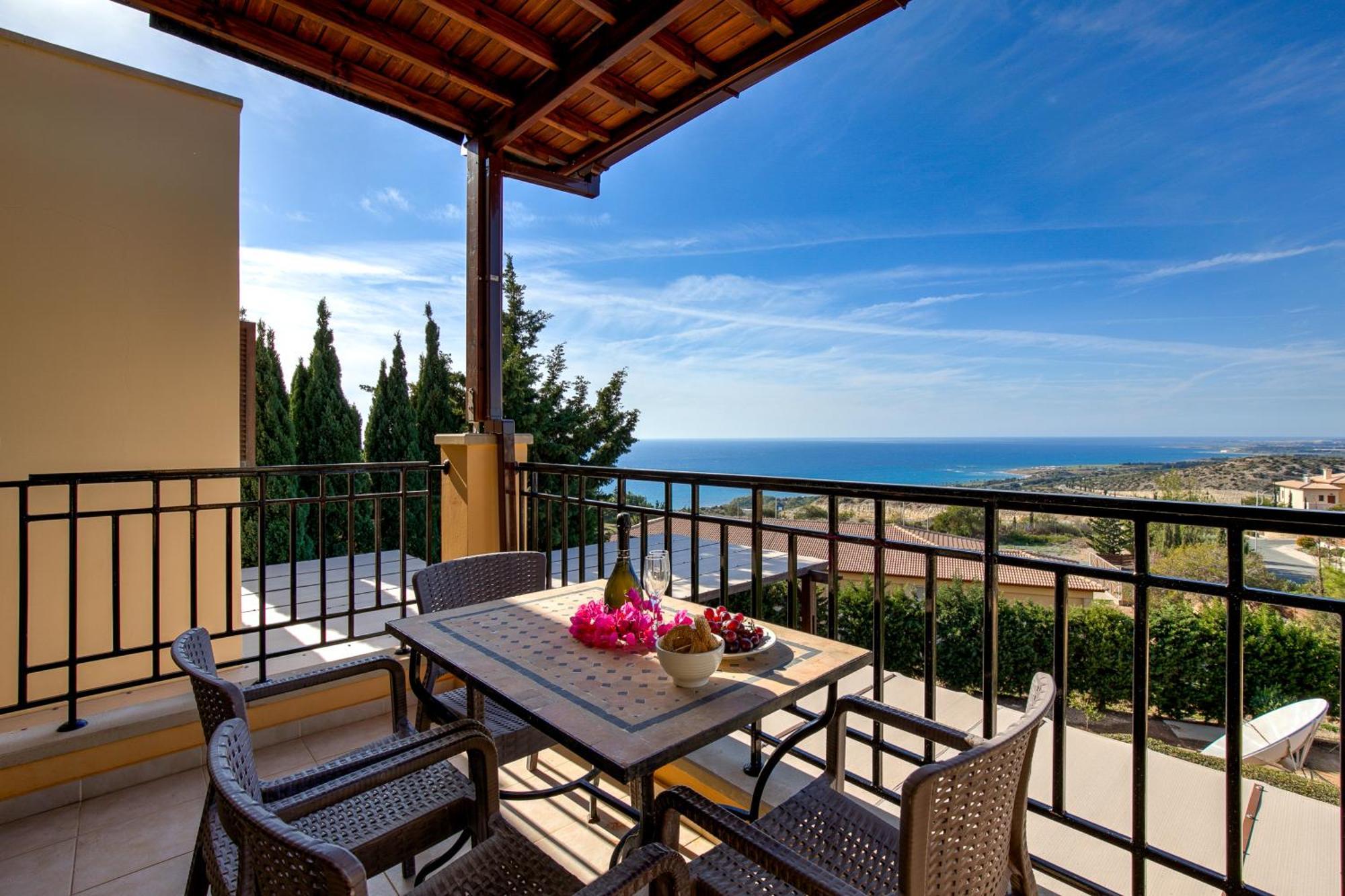 1 Bedroom Apartment Pyrgos With Beautiful Sea And Sunset Views, Aphrodite Hills Resort 코우클리아 외부 사진