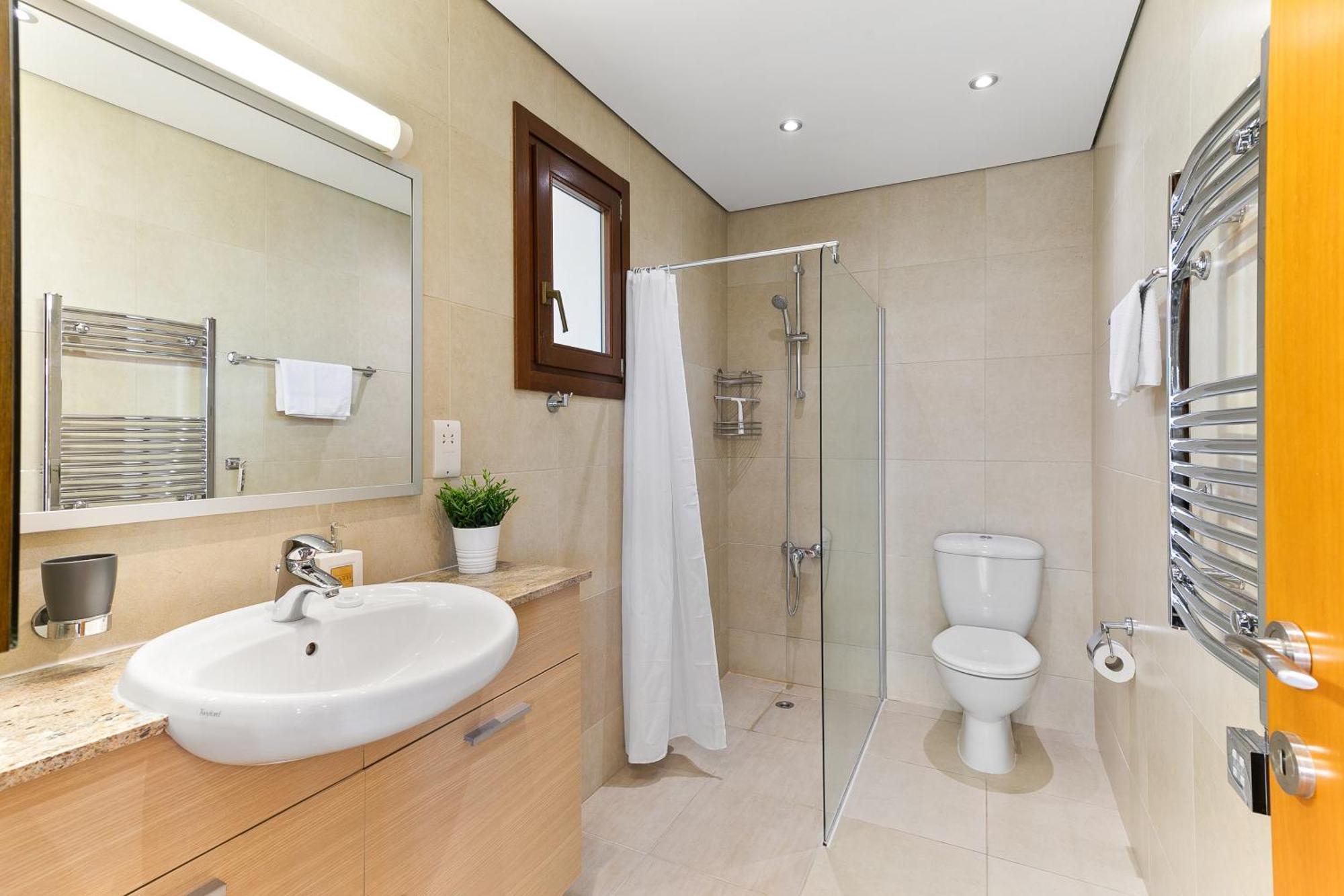 1 Bedroom Apartment Pyrgos With Beautiful Sea And Sunset Views, Aphrodite Hills Resort 코우클리아 외부 사진