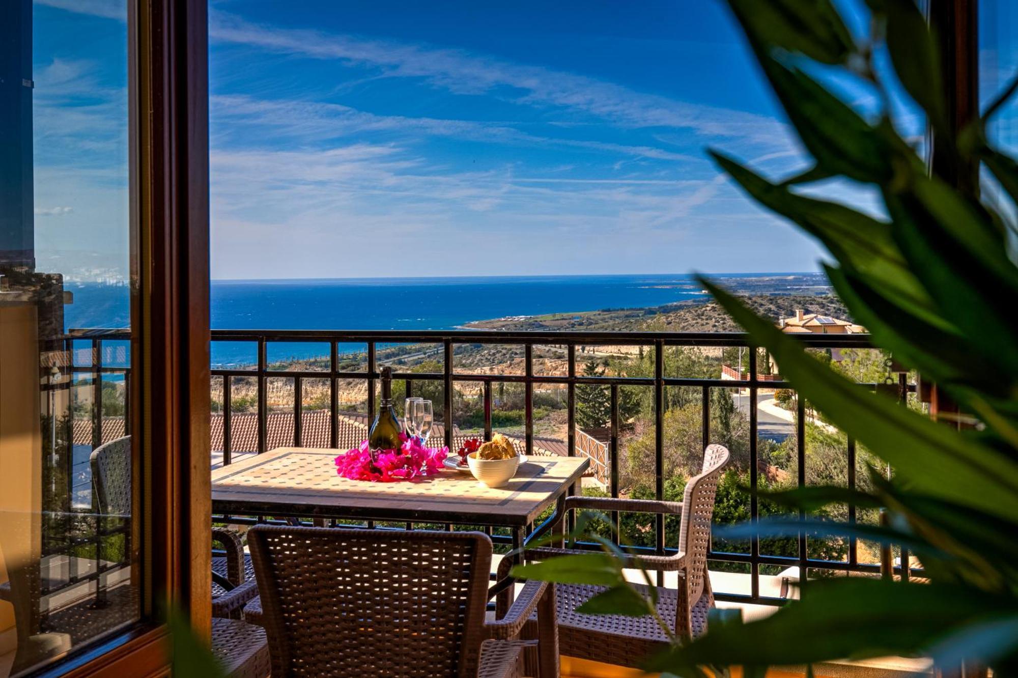 1 Bedroom Apartment Pyrgos With Beautiful Sea And Sunset Views, Aphrodite Hills Resort 코우클리아 외부 사진