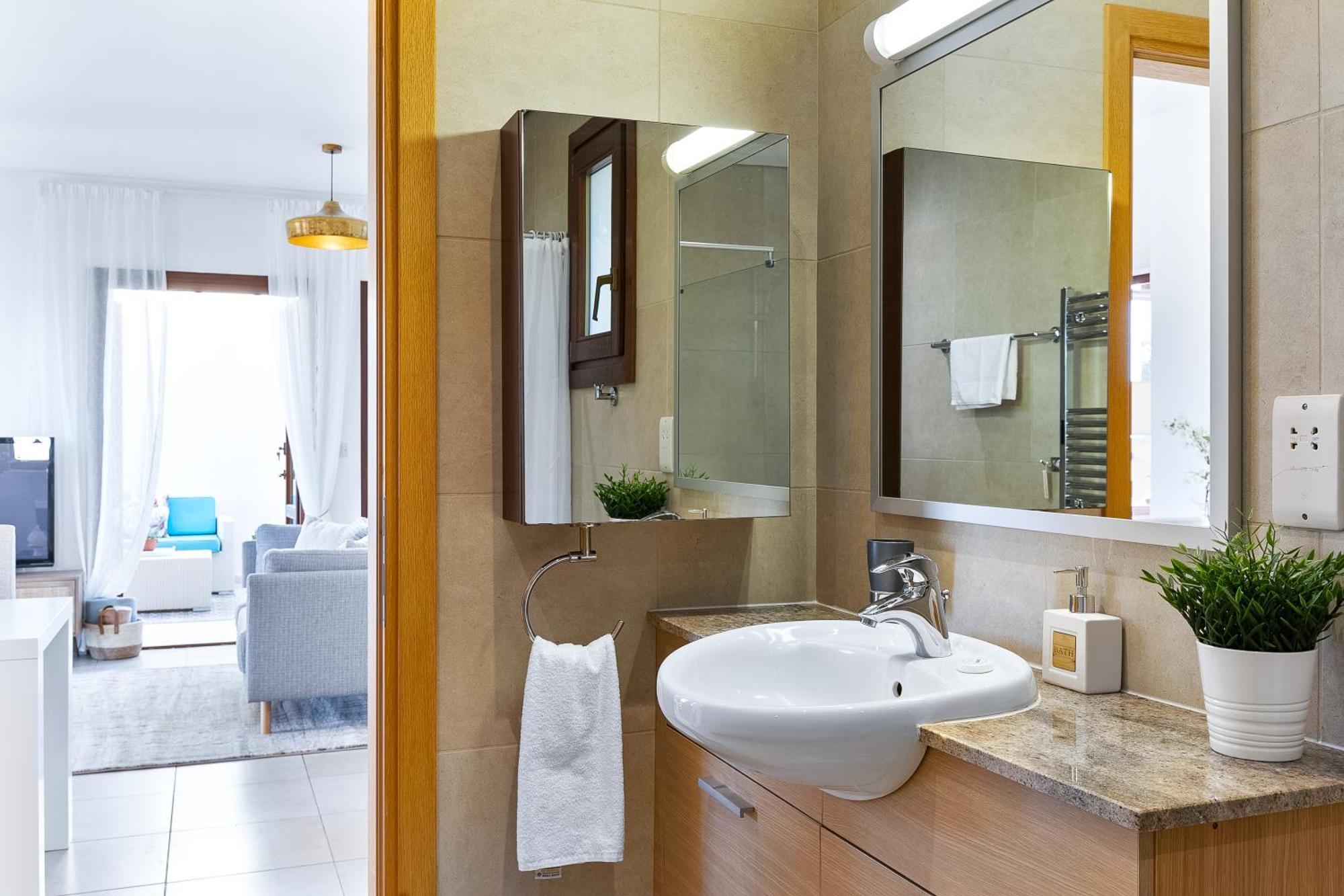 1 Bedroom Apartment Pyrgos With Beautiful Sea And Sunset Views, Aphrodite Hills Resort 코우클리아 외부 사진