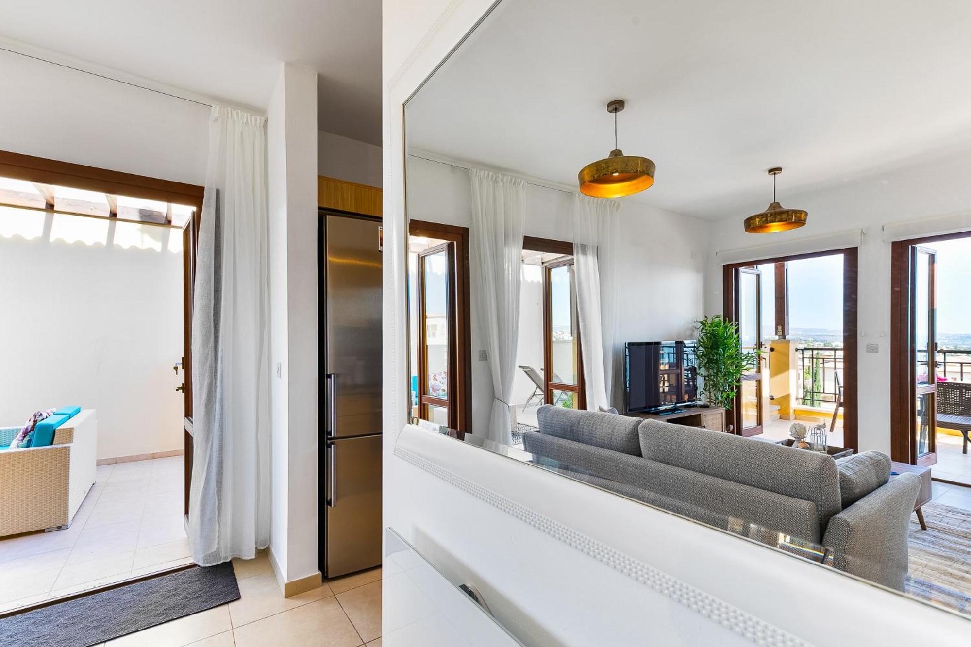 1 Bedroom Apartment Pyrgos With Beautiful Sea And Sunset Views, Aphrodite Hills Resort 코우클리아 외부 사진