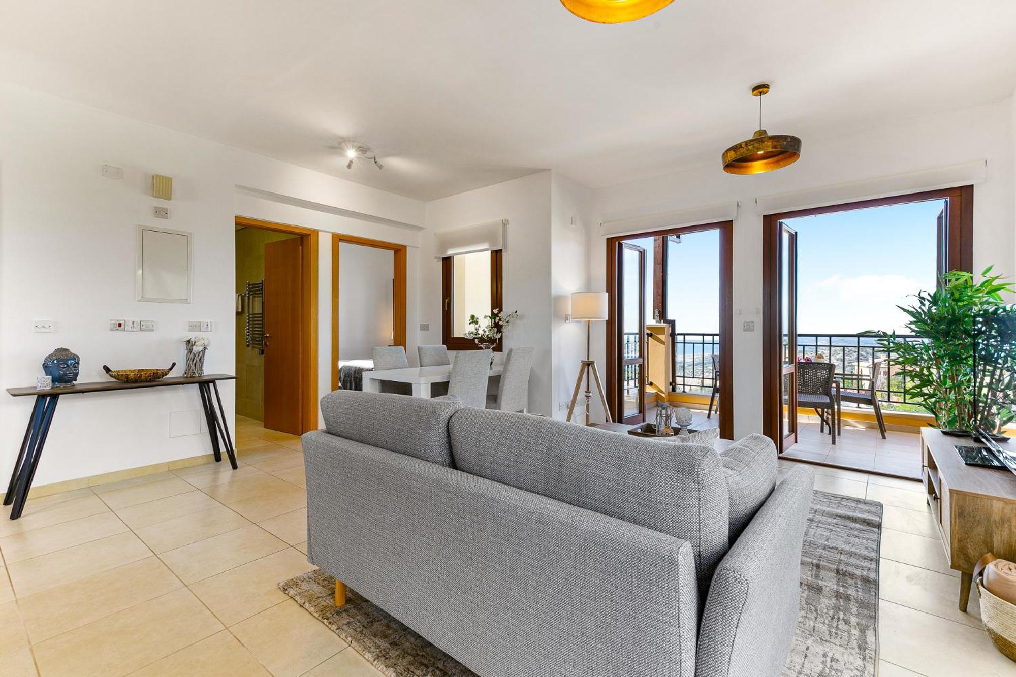 1 Bedroom Apartment Pyrgos With Beautiful Sea And Sunset Views, Aphrodite Hills Resort 코우클리아 외부 사진