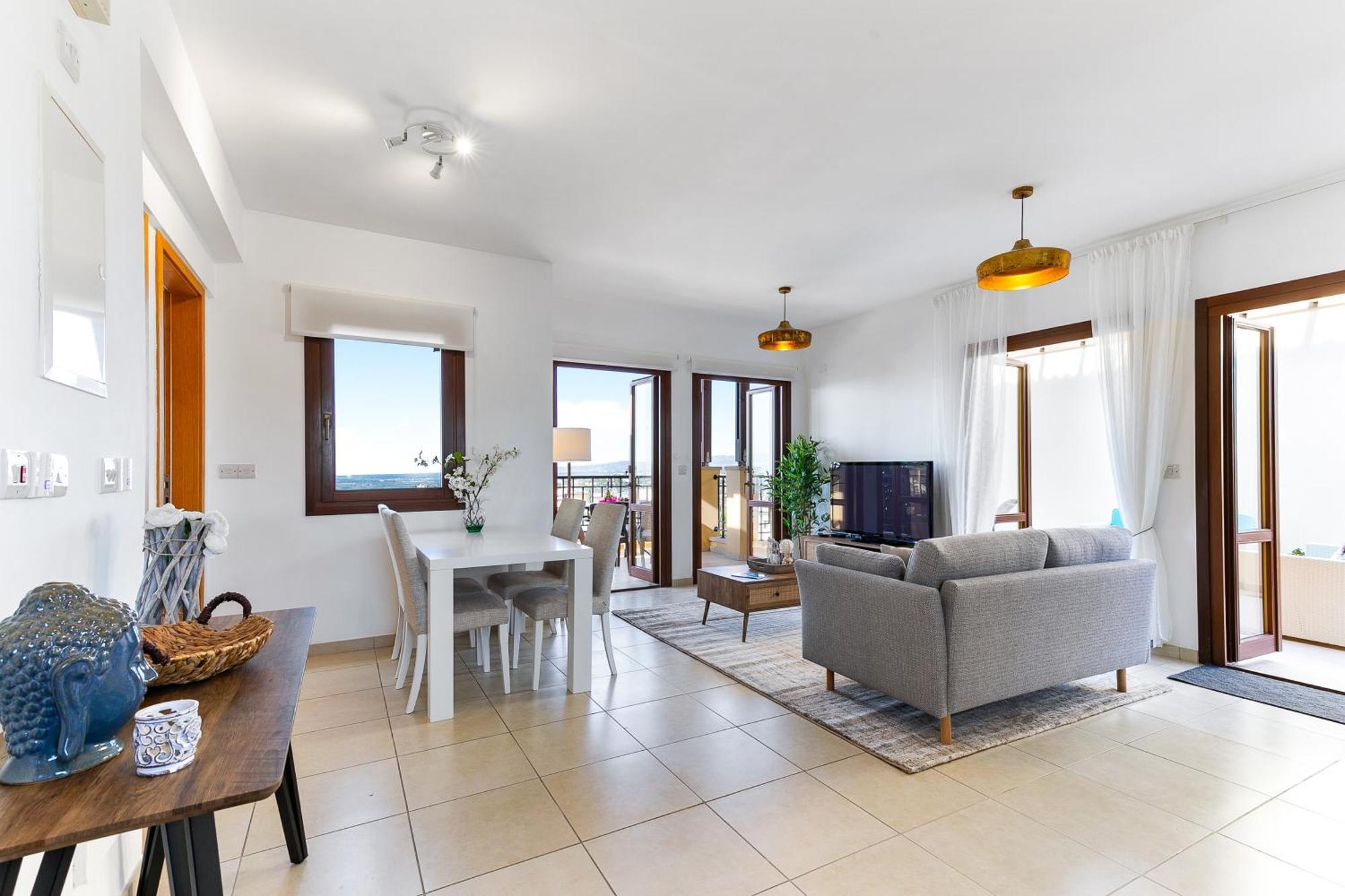 1 Bedroom Apartment Pyrgos With Beautiful Sea And Sunset Views, Aphrodite Hills Resort 코우클리아 외부 사진